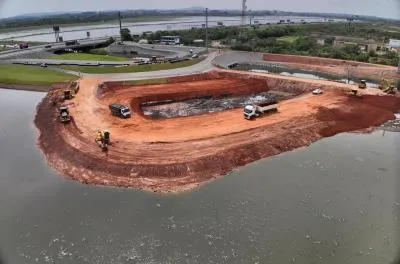 Porto Alegre destaca parceria entre municípios, Estado e União para ampliar a proteção contra cheias.