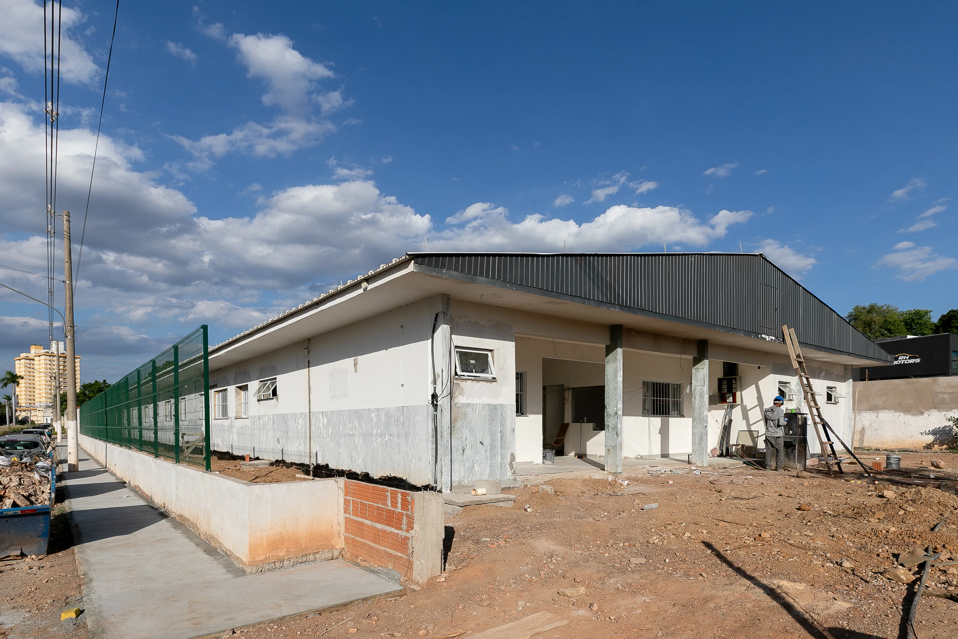 Cuiabá investe mais de R$ 30 milhões em reformas e melhorias nas escolas municipais.